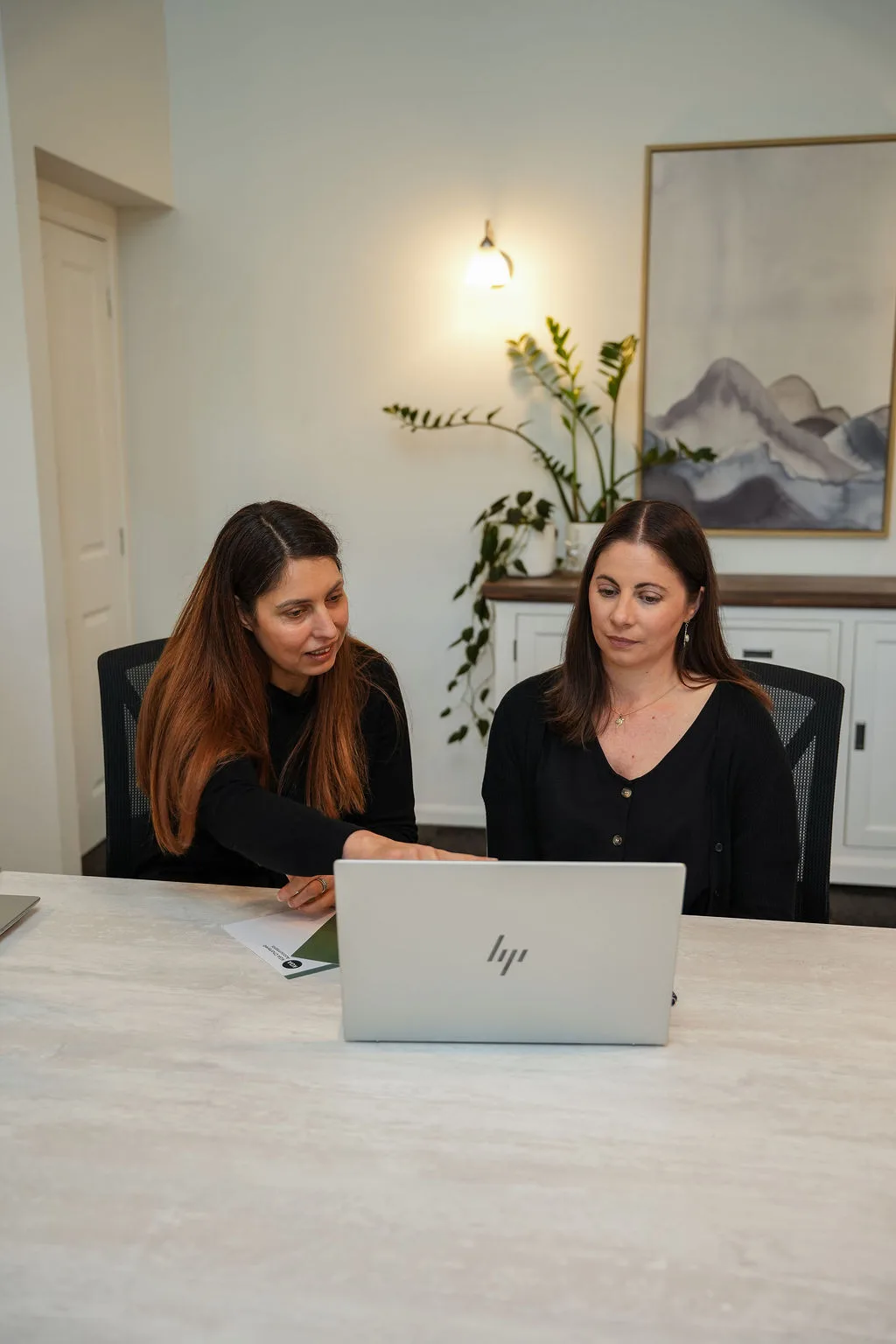 KGA directors Lize Van Schalkwyk and Jen Smith in an advisory meeting